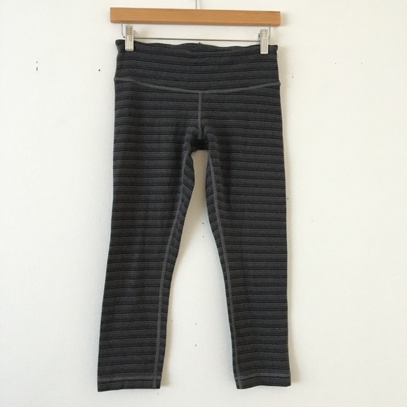 Lululemon Wunder Under Leggings Crop 4 - Picture 4 of 9